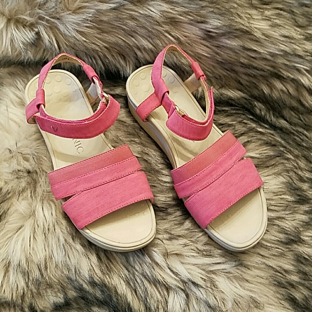 Vionic wedge shoes